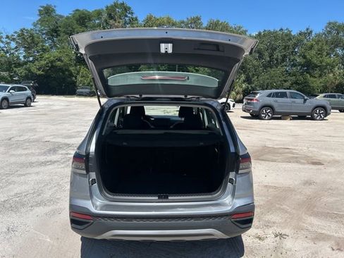 Used 2025 Volkswagen Taos S FWD image 7