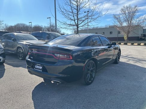 Used 2022 Dodge Charger SXT w/ Blacktop Package image 3