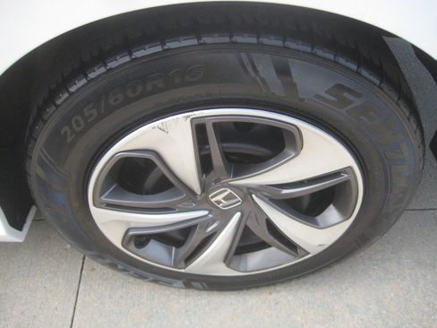 Used 2019 Honda Civic LX image 11