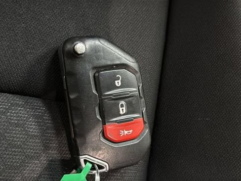 Used 2021 Jeep Wrangler Unlimited Rubicon AWD/4WD image 19