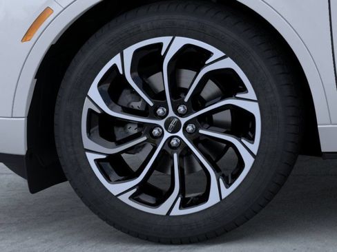 New 2026 Lincoln Nautilus Reserve AWD/4WD image 13