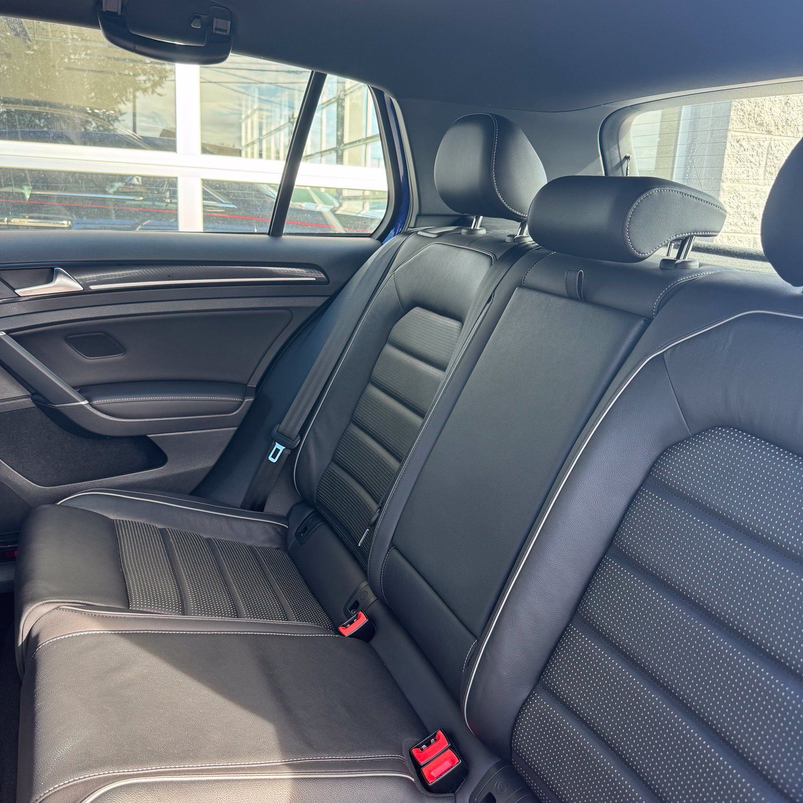Used 2019 Volkswagen Golf R 4-Door AWD/4WD image 15