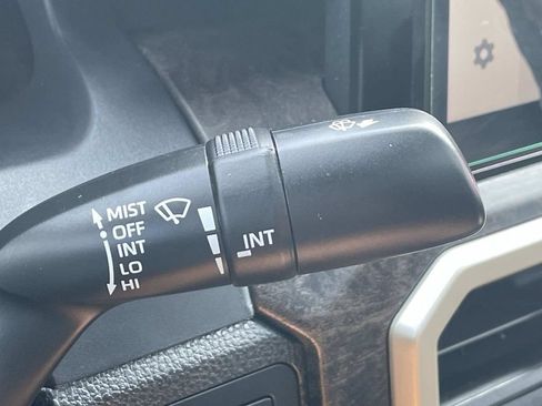 Used 2025 Toyota Tacoma Limited AWD/4WD image 32