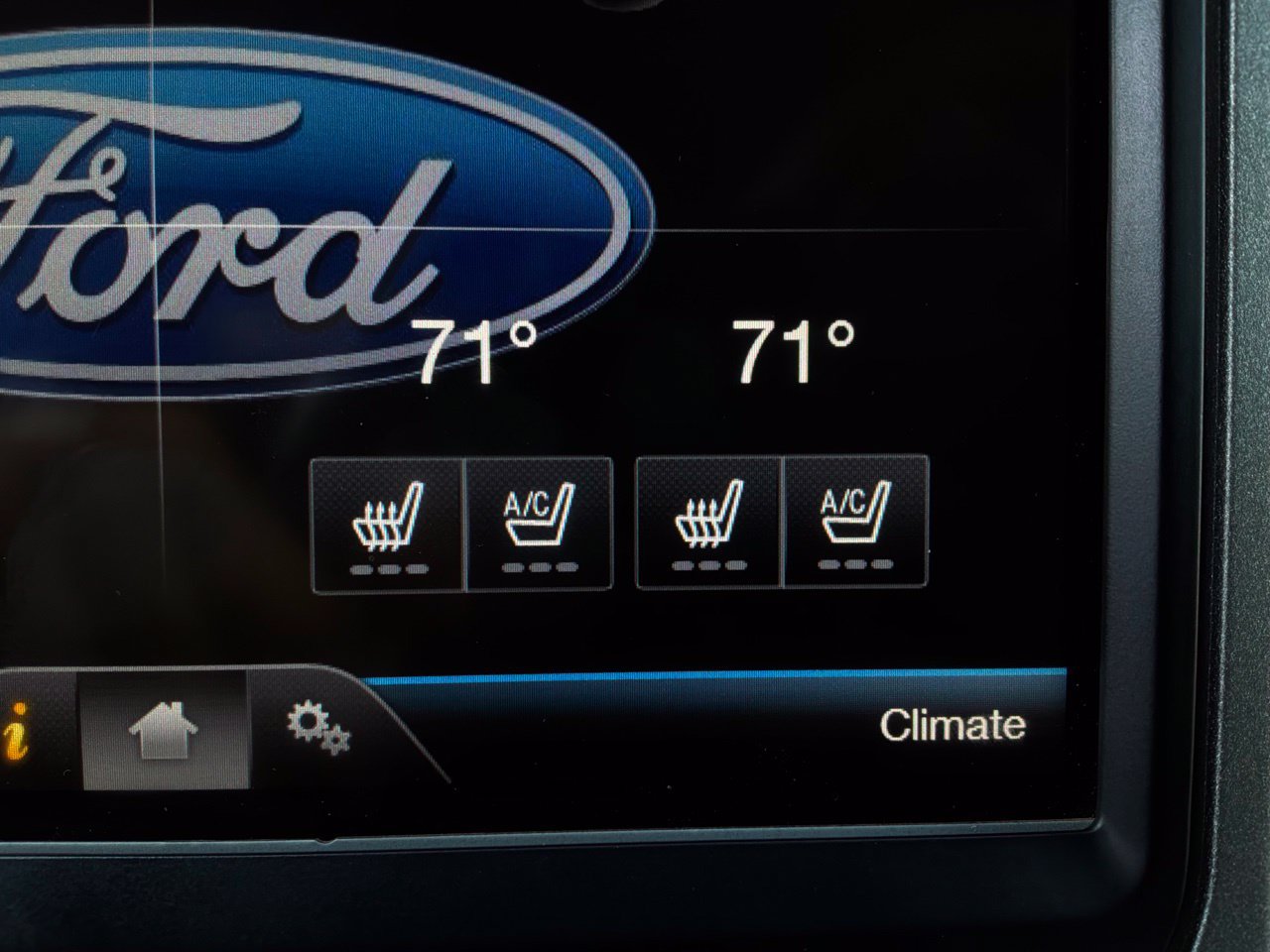 Used 2015 Ford F250 Lariat w/ Lariat Ultimate Package AWD/4WD image 43
