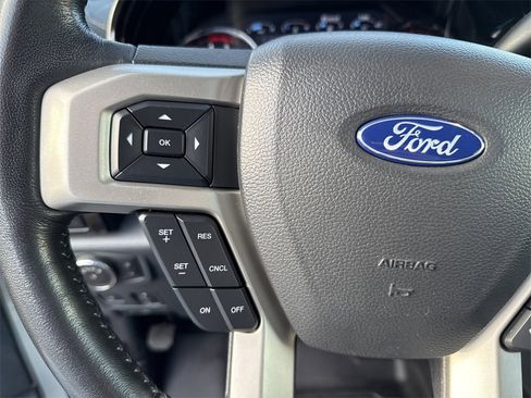 Used 2022 Ford F250 Lariat w/ Black Appearance Package image 26