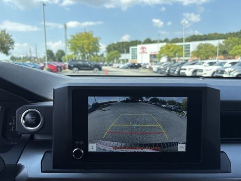 Certified 2025 Toyota 4Runner SR5 AWD/4WD image 15