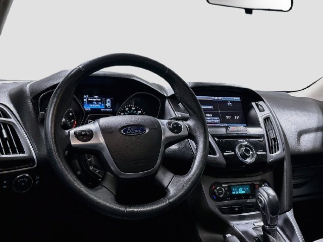 Used 2014 Ford Focus Titanium FWD image 20
