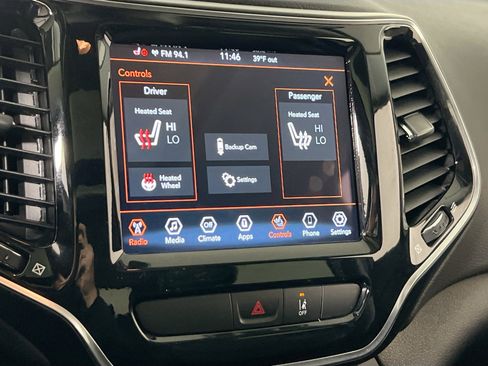 Used 2022 Jeep Cherokee Limited AWD/4WD image 19