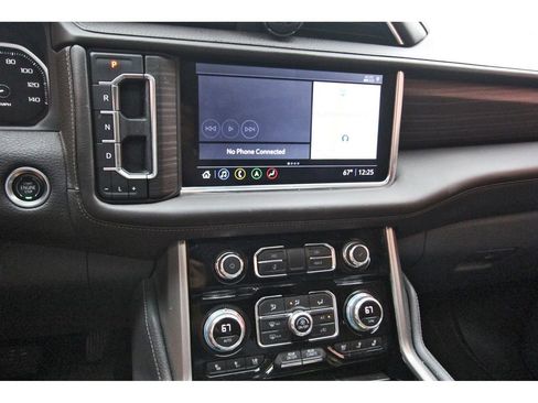 Used 2021 GMC Yukon Denali w/ Denali Premium Package image 10