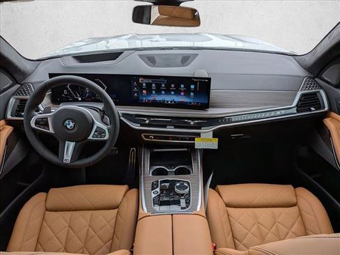 New 2026 BMW X7 xDrive40i AWD/4WD image 16