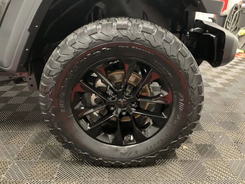 Used 2023 Jeep Gladiator Sport image 23