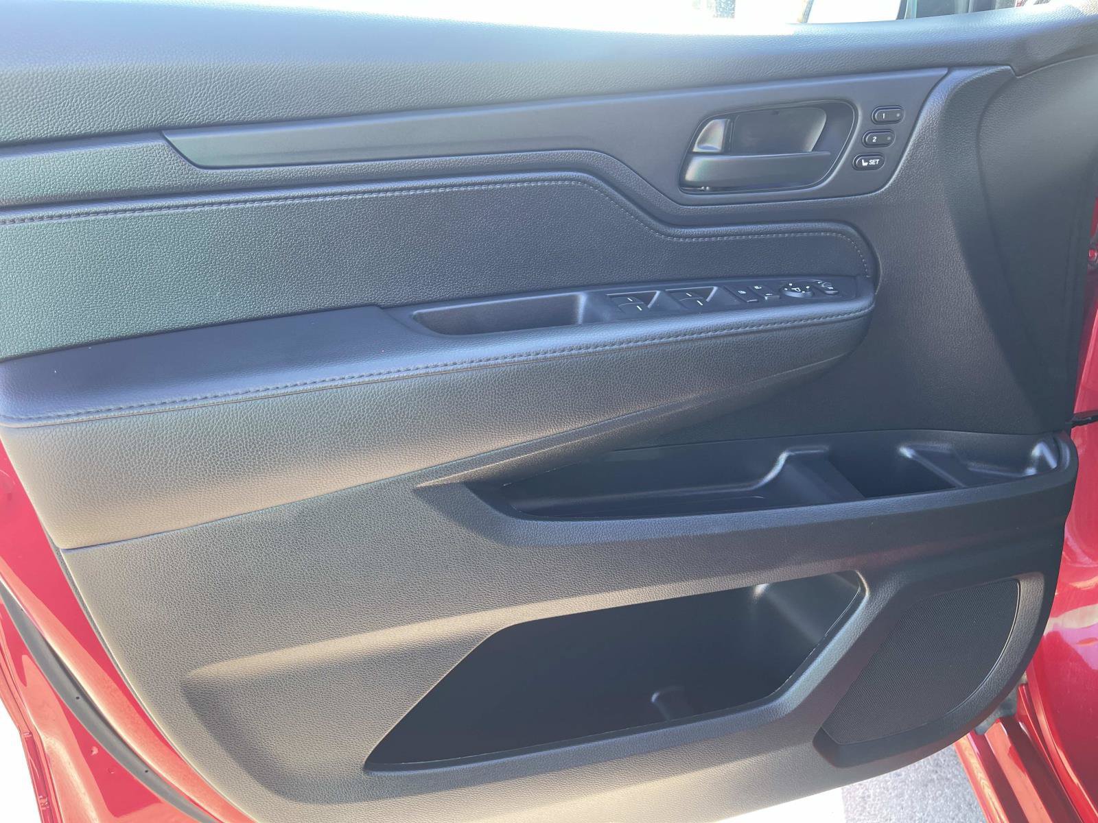 Used 2025 Honda Odyssey Sport-L image 17