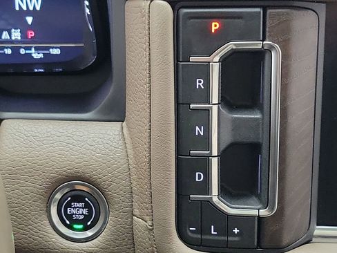 Certified 2024 GMC Yukon XL Denali w/ Denali Reserve Package AWD/4WD image 18