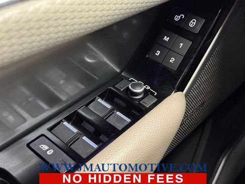 Used 2018 Land Rover Range Rover Velar S image 36