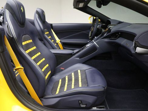 Certified 2025 Ferrari Roma Spider image 18