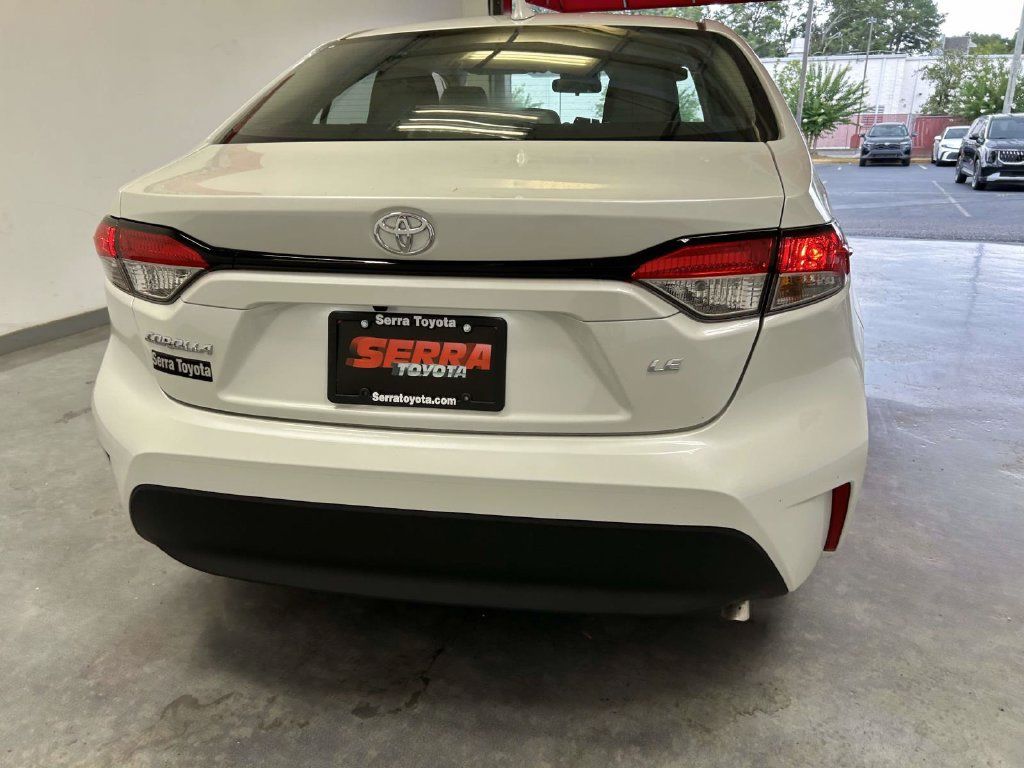 Used 2026 Toyota Corolla LE FWD image 4