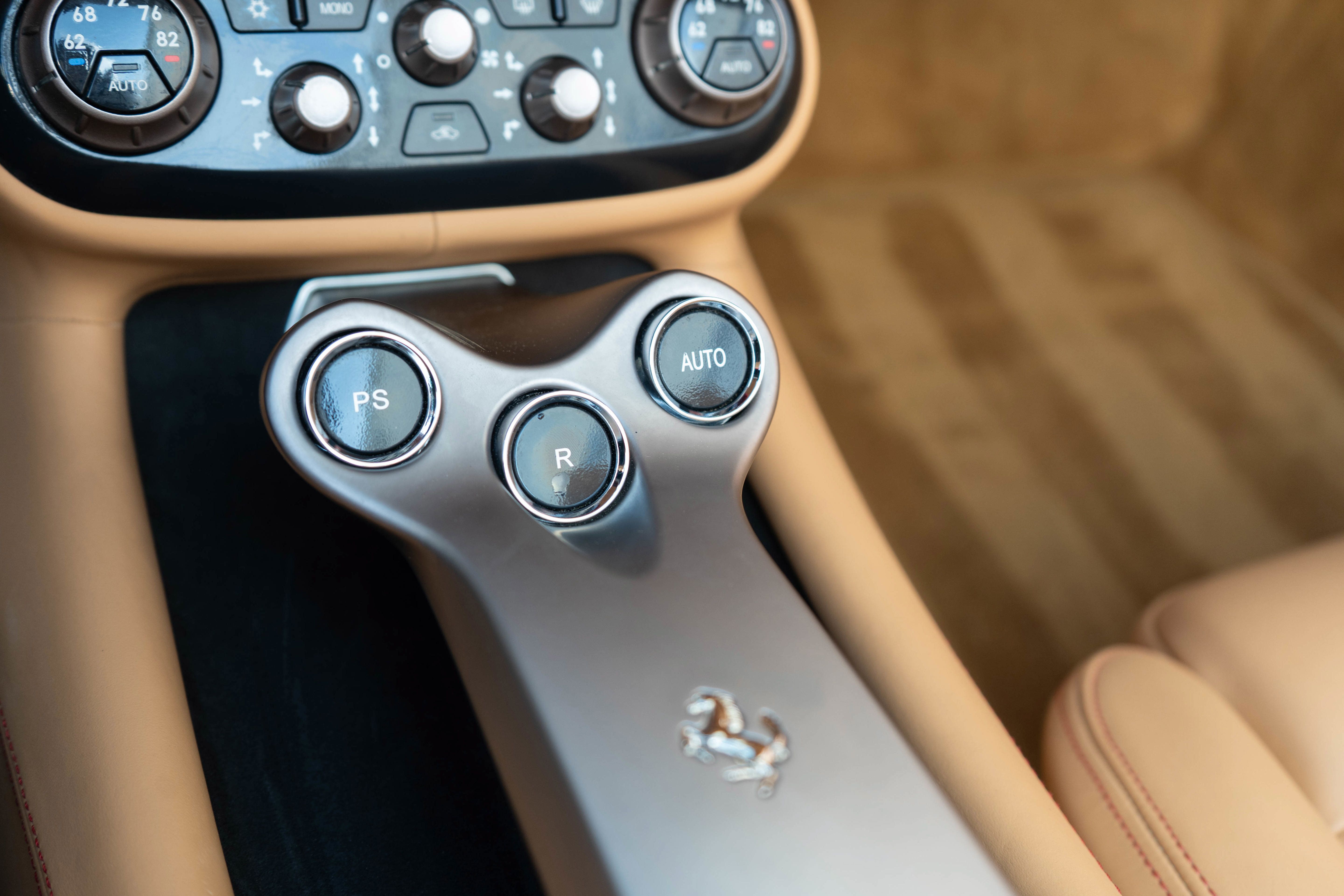 Used 2010 Ferrari California RWD image 24