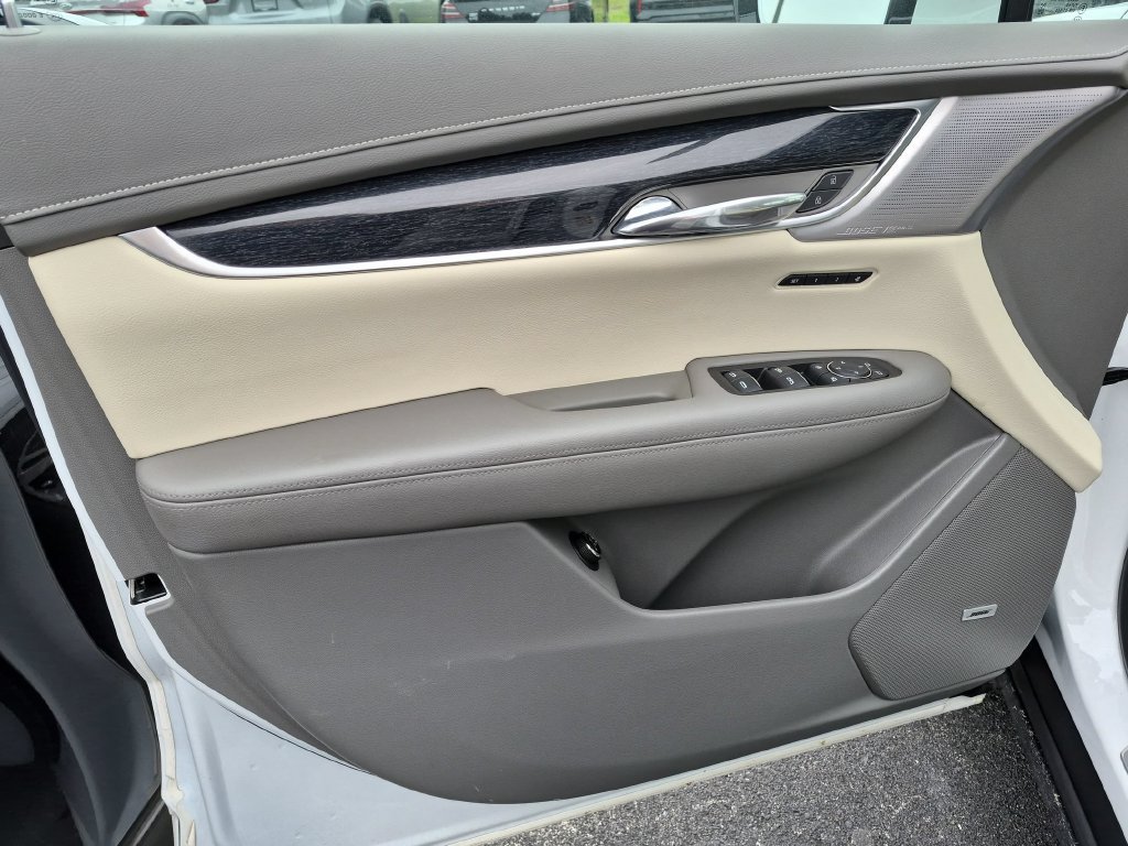 Certified 2024 Cadillac XT6 Premium Luxury w/ Technology Package AWD/4WD image 10