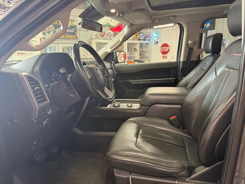 Used 2019 Ford Expedition Platinum AWD/4WD image 13