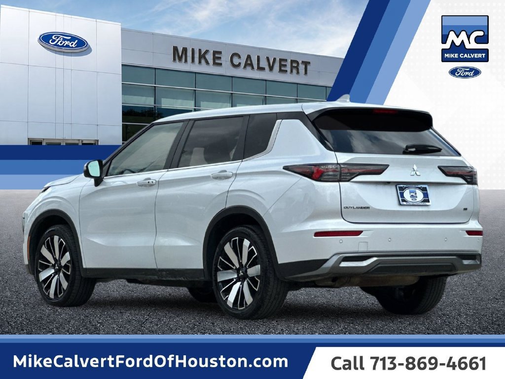 Used 2025 Mitsubishi Outlander SE FWD image 3