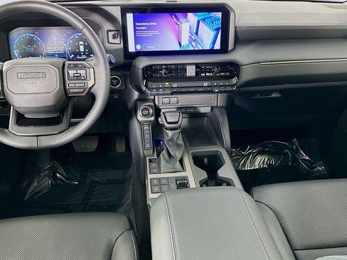 Used 2024 Toyota Land Cruiser image 27