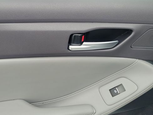 Certified 2019 Toyota Avalon XLE w/ Moonroof Package FWD image 11