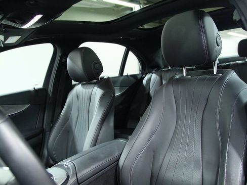 Used 2023 Mercedes-Benz E 350 4MATIC Sedan image 7