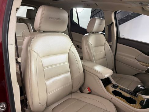 Used 2017 GMC Acadia Denali w/ Technology Package FWD image 27