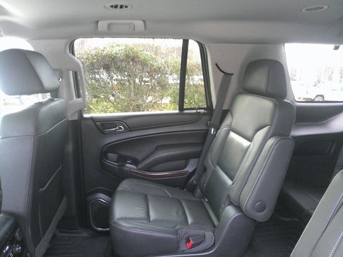 Used 2018 GMC Yukon SLT image 39