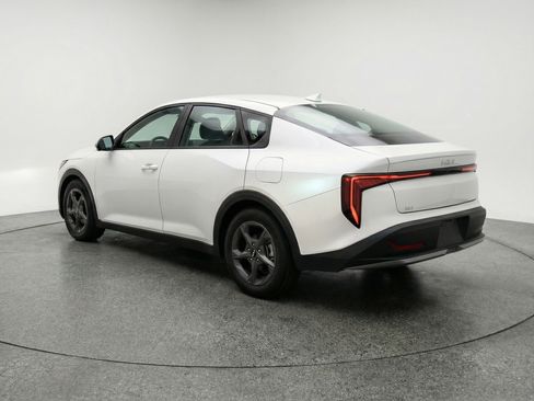 Used 2025 Kia K4 FWD image 6