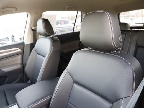 Used 2023 Volkswagen Atlas SE w/ Black Wheel Package image 15