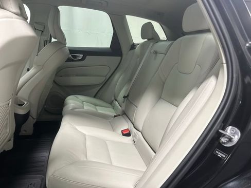 Used 2023 Volvo XC60 B5 Plus w/ Climate Package AWD/4WD image 11