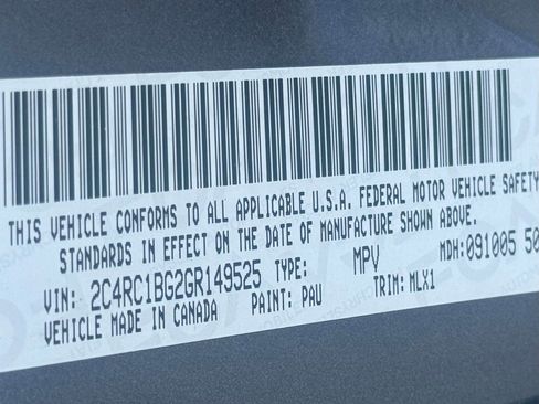 Used 2016 Chrysler Town & Country Touring w/ Driver Convenience Group image 39