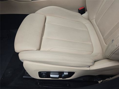 Used 2020 BMW 330i Sedan w/ Convenience Package RWD image 16