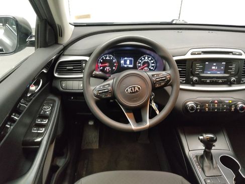 Used 2017 Kia Sorento FWD image 22