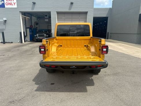 New 2026 Jeep Gladiator Rubicon w/ Steel Power Dome Hood Package AWD/4WD image 24