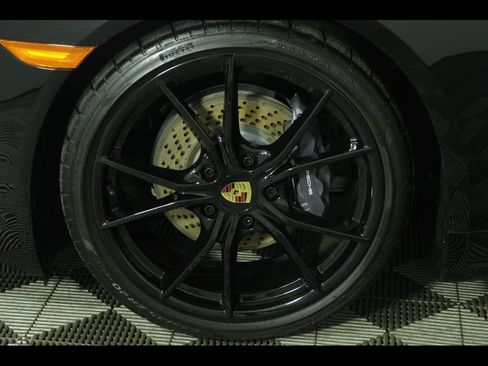 Used 2025 Porsche 718 Cayman RWD image 8