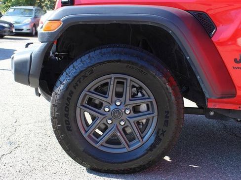 Used 2024 Jeep Wrangler Unlimited Sport AWD/4WD image 9