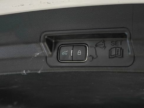 Used 2020 Ford Explorer XLT w/ Equipment Group 202A AWD/4WD image 60