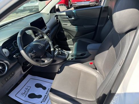 Used 2023 Hyundai Kona Limited AWD/4WD image 15
