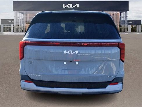 New 2026 Kia Carnival EX image 4