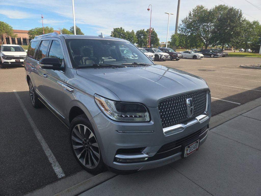 Used 2021 Lincoln Navigator L Reserve AWD/4WD image 1