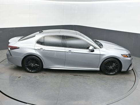 Used 2021 Toyota Camry XSE image 38