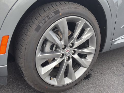 Used 2023 Buick Envision Avenir image 12