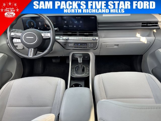 Used 2025 Hyundai Kona SEL FWD image 12
