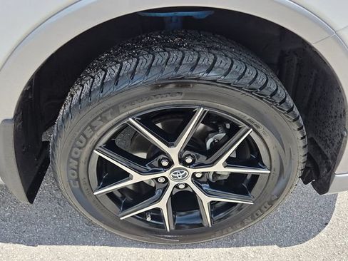 Used 2018 Toyota RAV4 SE w/ Power Extra Value Package AWD/4WD image 10