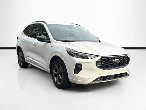 Certified 2023 Ford Escape ST-Line w/ Tech Pack #1 AWD/4WD image 3