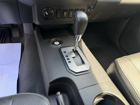 Used 2020 Nissan Frontier PRO-4X w/ Pro-4x Utility Package AWD/4WD image 22