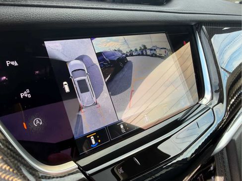 Used 2024 Cadillac XT6 Sport w/ Technology Package image 13