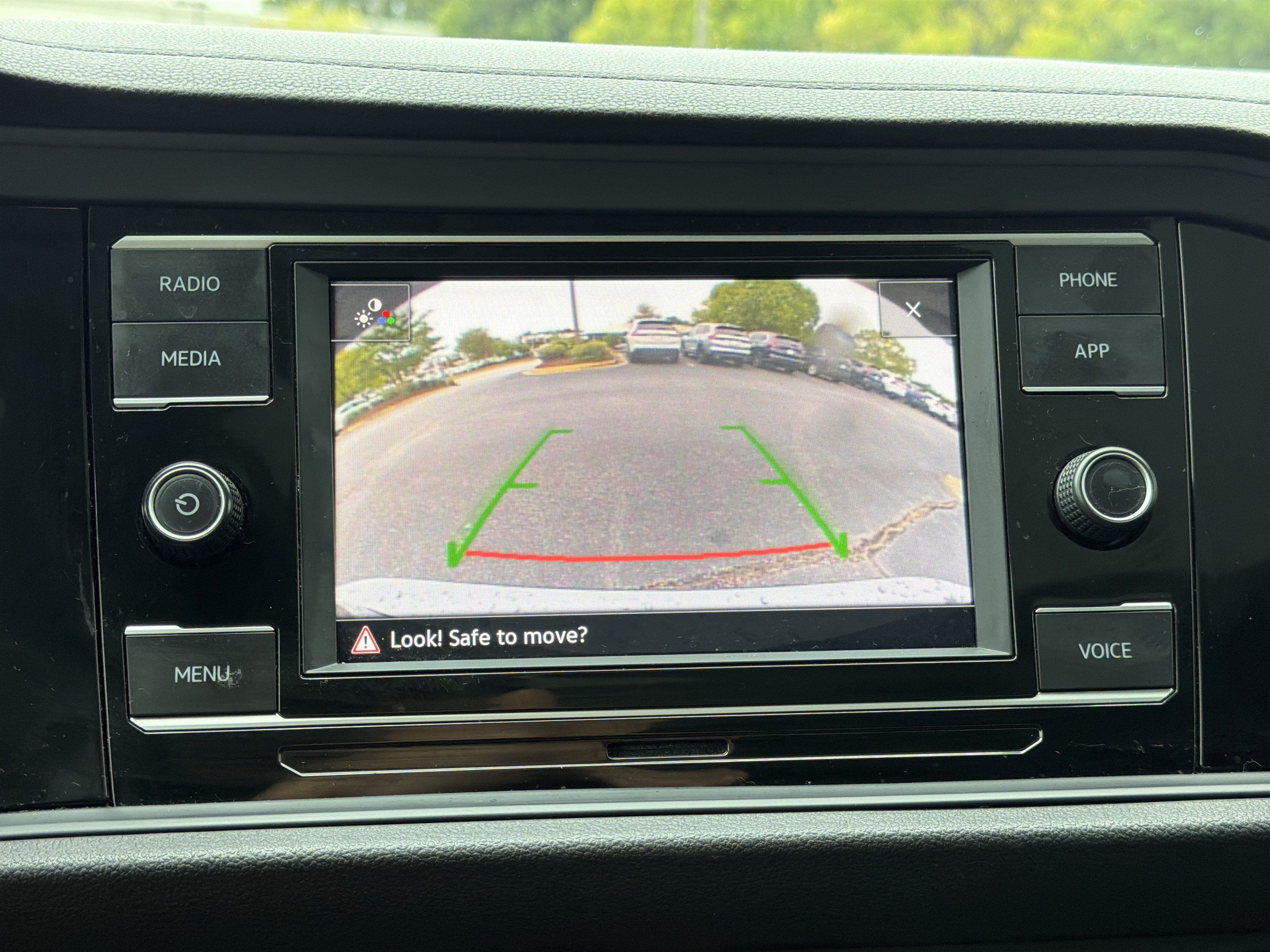 Used 2023 Volkswagen Jetta SE FWD image 4